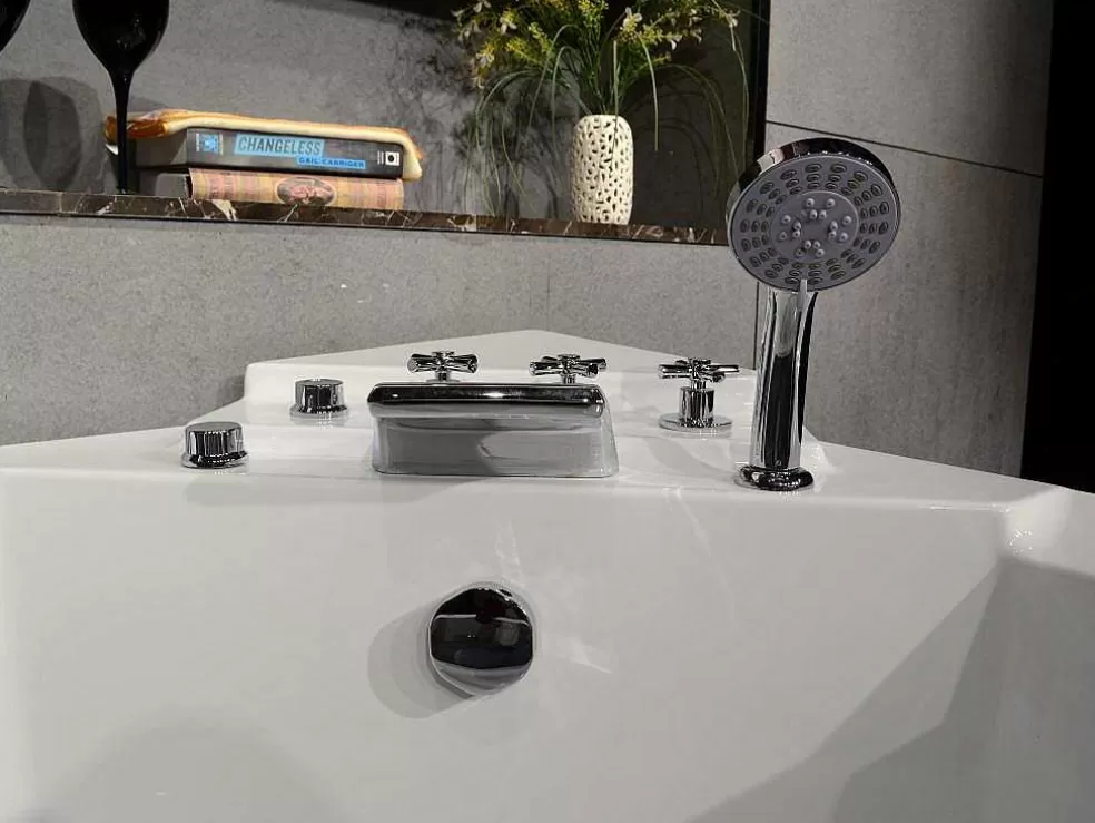 Shower & Design [Old Version]Banheira De Hidromassagem De Canto Em Vidro Evelina - 2 Lugares - 330 L - 138*138*A63 Cm* Banheira De Hidromassagem